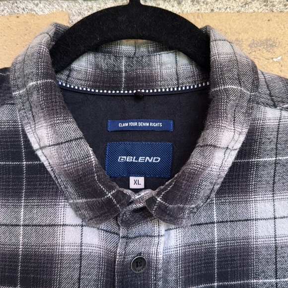 Blend Plaid Black and Gray Men's Flannel Shirt - Picture 2 of 4